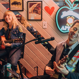 Paz and Ukulele Eddie - Acoustic Band in Pittsburgh, Pennsylvania