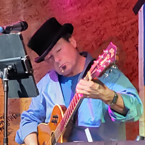 Pete Glaze - Singing Guitarist / Banjo Player in Atlantic City, New Jersey