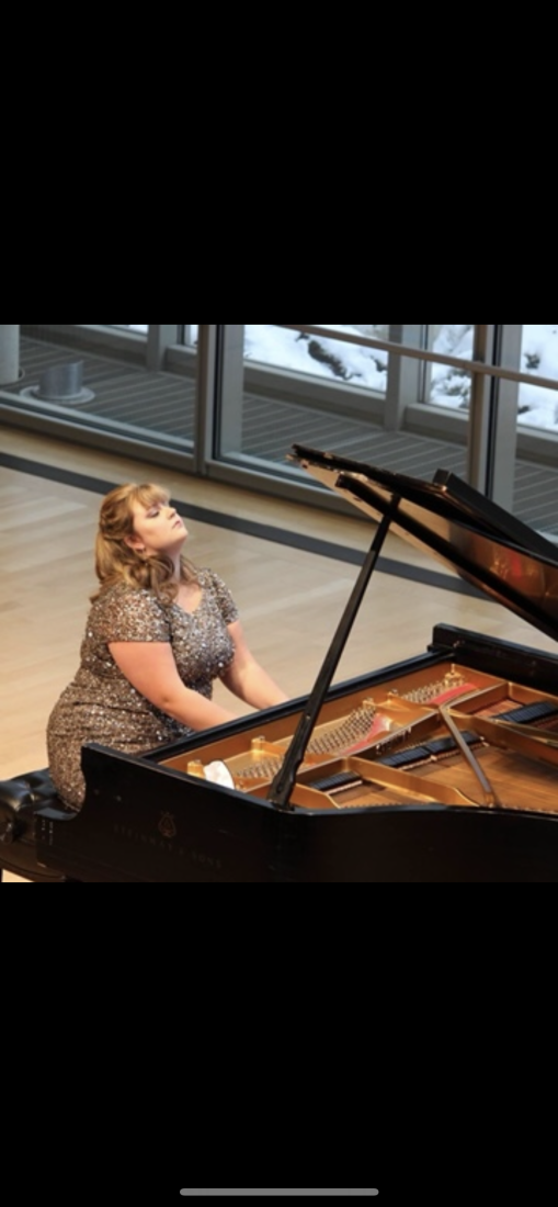 Gallery photo 1 of Rebecca Willett, pianist