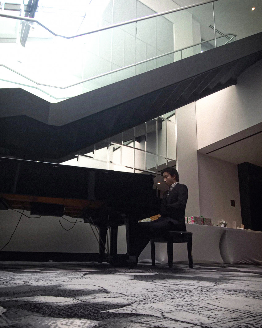 Gallery photo 1 of Sheng Qi, Pianist for Events (Weddings, Parties, Funerals, etc.)