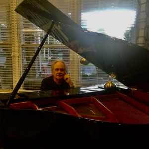 Piano and Vocals by Gordy Hunt - Singing Pianist in Detroit, Michigan