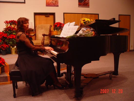 Gallery photo 1 of Piano for fun