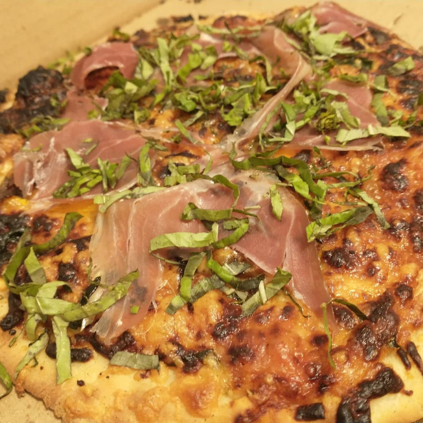 Hire Pizza Dreamin Caterer in South Pasadena, California