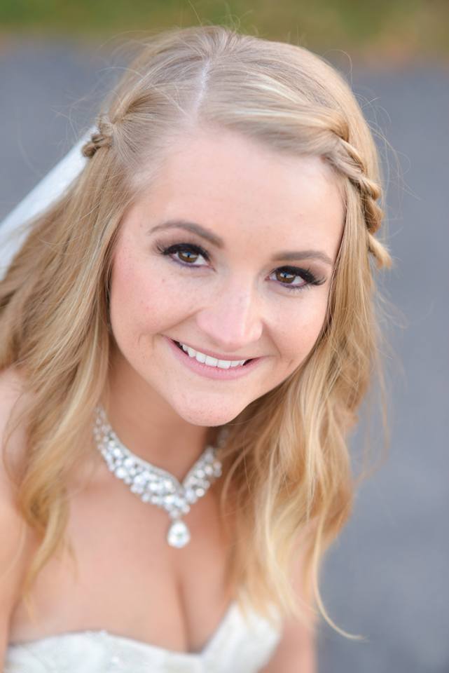 Hire Prestige Makeup Artist Makeup Artist in Minneapolis, Minnesota