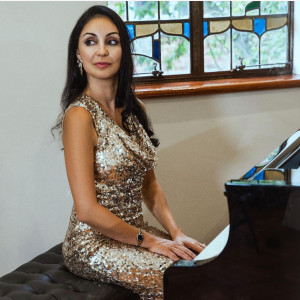 Prinzess Jenny - Pianist / Holiday Party Entertainment in Long Beach, New York