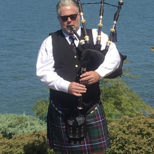 Professional Musician and Bagpiper for Hire