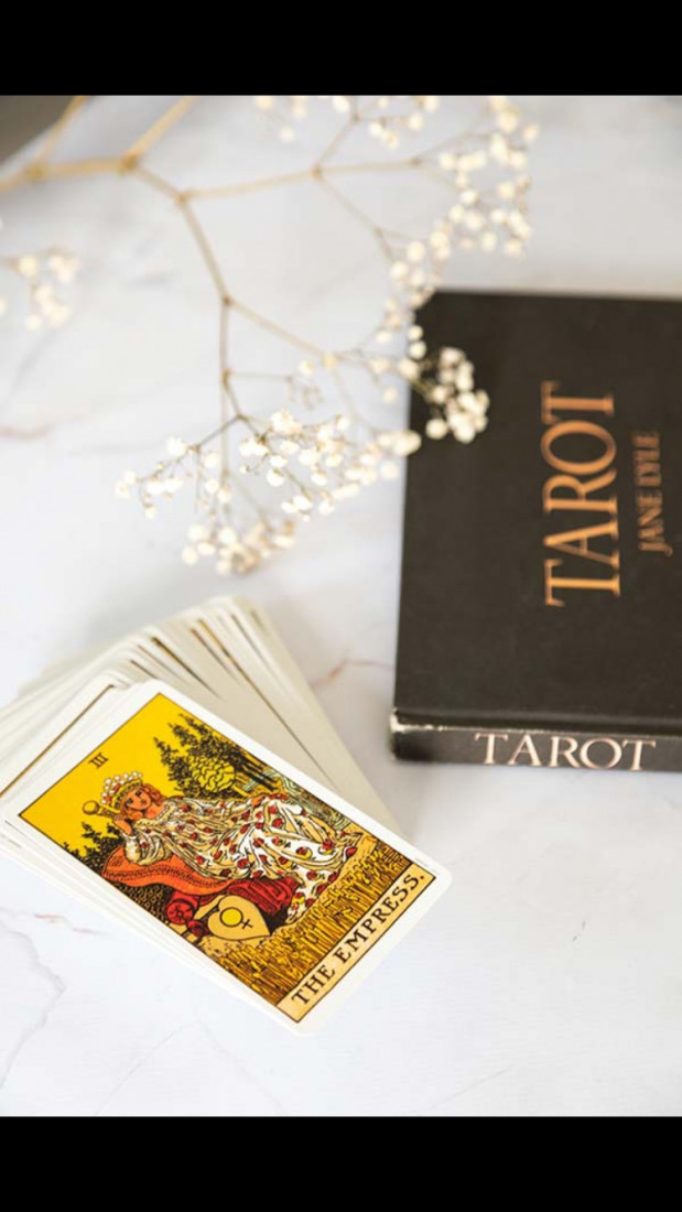 Gallery photo 1 of Psychic & Tarot card Readings
