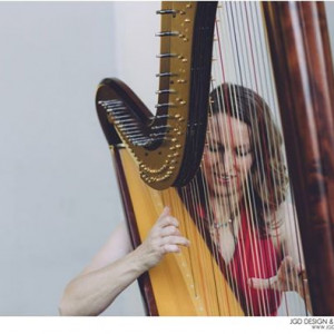 Raelyn Olson - Harpist in Portland, Oregon