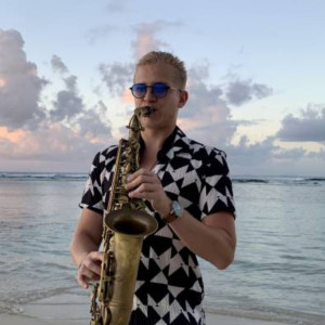 Raysax - Saxophone Player / Woodwind Musician in Los Angeles, California