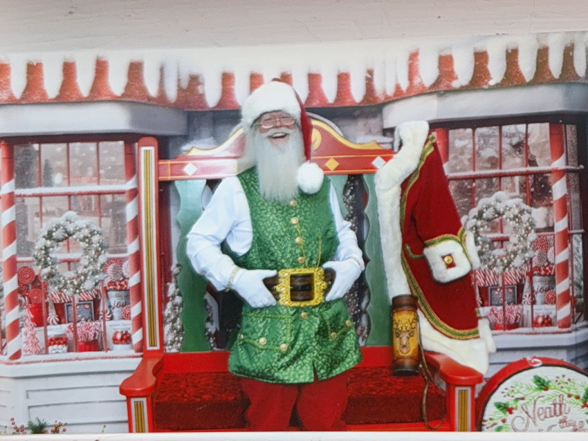 Gallery photo 1 of ReaL Santa Phil