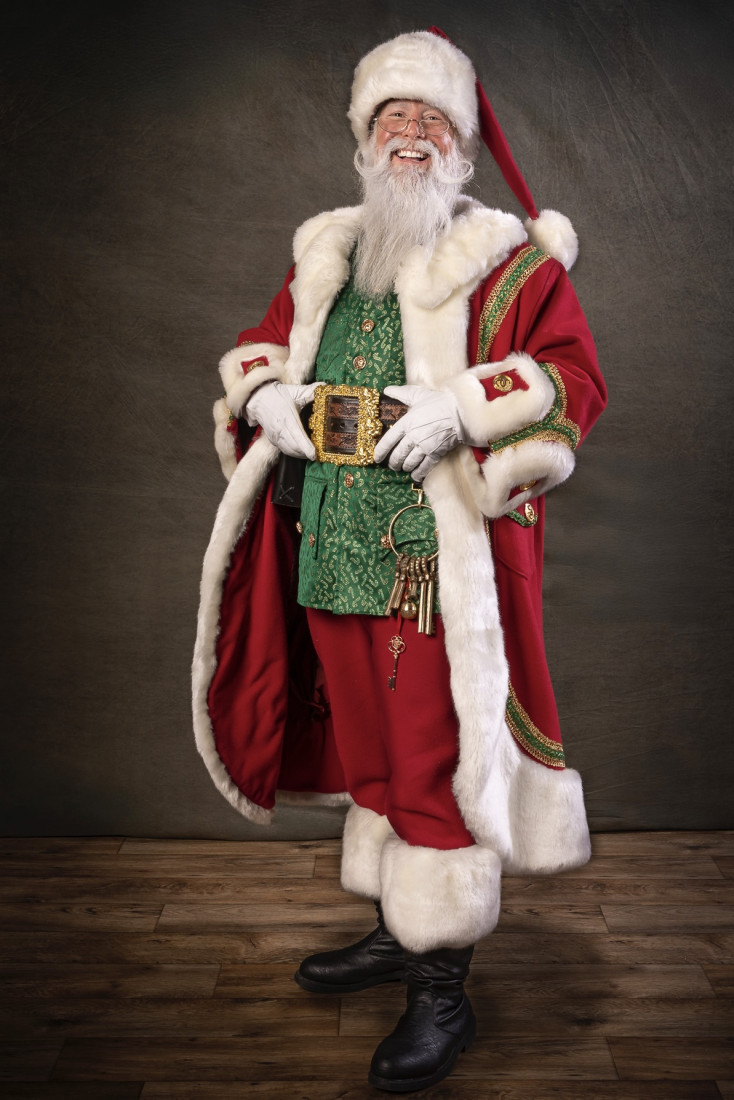 Gallery photo 1 of ReaL Santa Phil