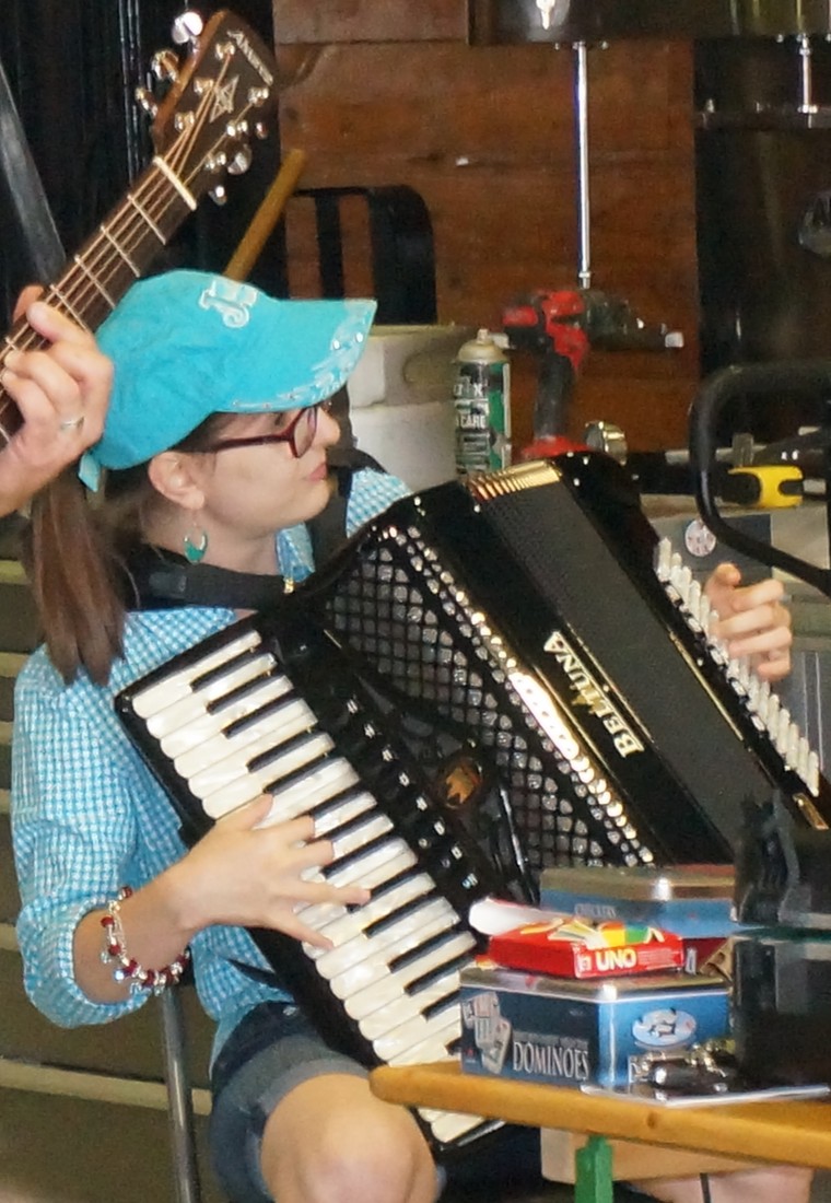 Hire Rebecca Jane Accordion/Keyboard/Pianist Accordion Player in