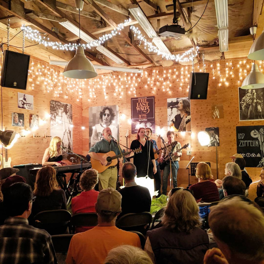 Hire Red Shoes Band Dance Band in Portland, Oregon