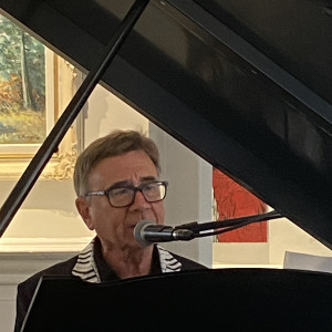 Red Shooz - Singing Pianist in Mississauga, Ontario