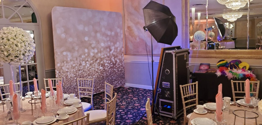 Hire Reflective Fotos - Photo Booths - Photo Booths in York, Pennsylvania