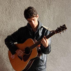 Reid Bartlett:Singer/Guitarist