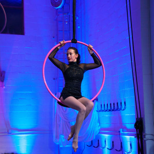 Reyna Lynn - Aerialist in Sherman Oaks, California