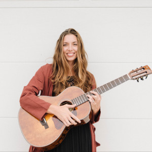 Rheanna Downey - Singing Guitarist / Wedding Musicians in Encinitas, California