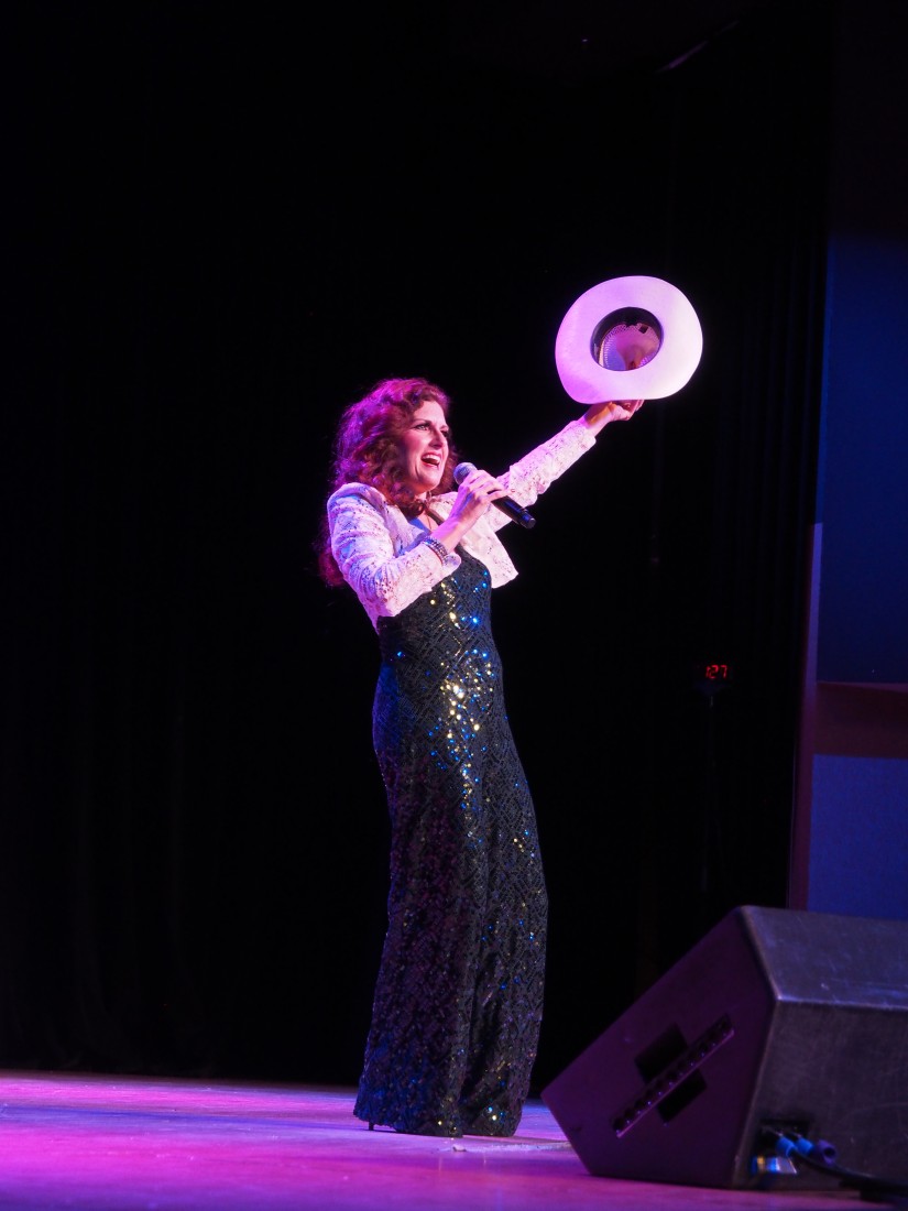 Hire Robin Kelly Tribute to Karen & Richard Carpenter Karen Carpenter Tribute in Orange
