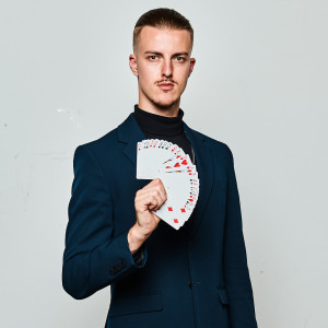 Roman Royss - Magician in Toronto, Ontario