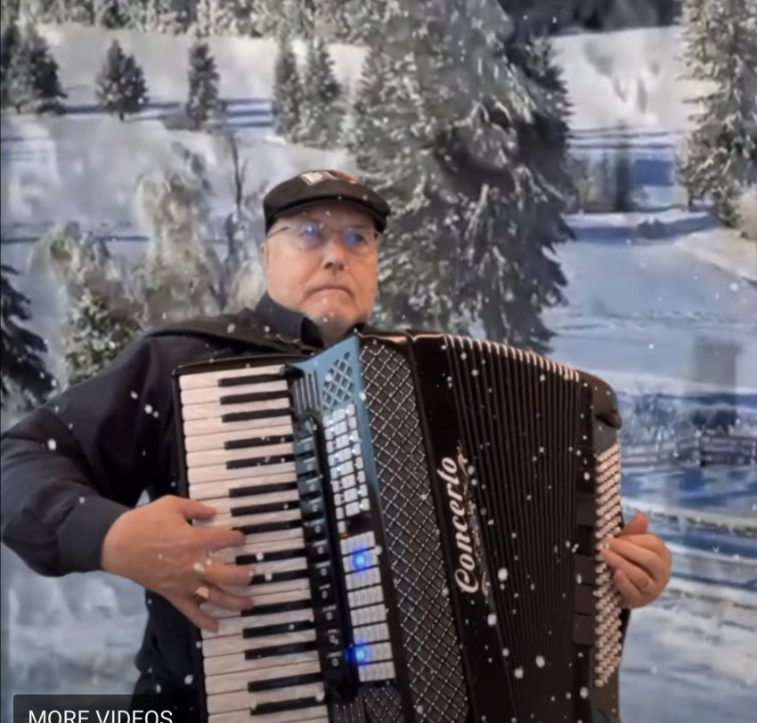 Hire Roy Helsing Accordionist Accordion Player in Little River