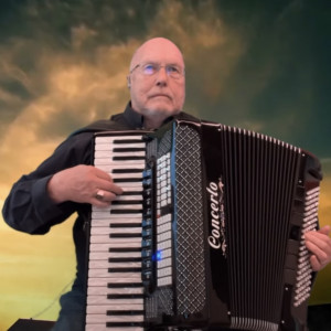 Roy Helsing - Accordionist - Accordion Player / Italian Entertainment in Little River, California