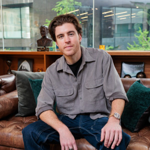 Sam Woolf - Singing Guitarist in New York City, New York
