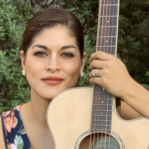 Julia Cruz - Singing Guitarist in San Antonio, Texas