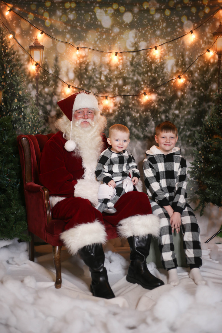 Gallery photo 1 of Santa and Friends