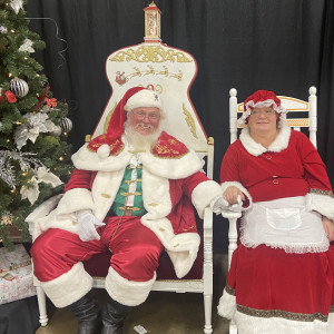 Santa and Mrs. Claus Knoxville