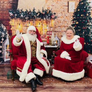 Santa Ray and Mrs. Claus - Santa Claus in New Braunfels, Texas