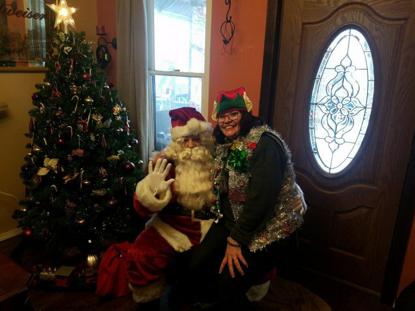 Gallery photo 1 of Santa and the Mrs.