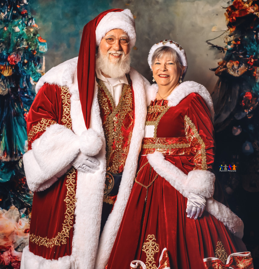 Gallery photo 1 of The Crawfords Claus