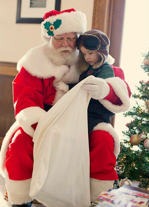 Gallery photo 1 of Grinnell Santa Claus