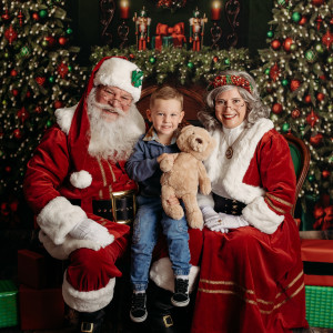 Mr & Mrs Santa Claus in Branson - Santa Claus in Branson, Missouri