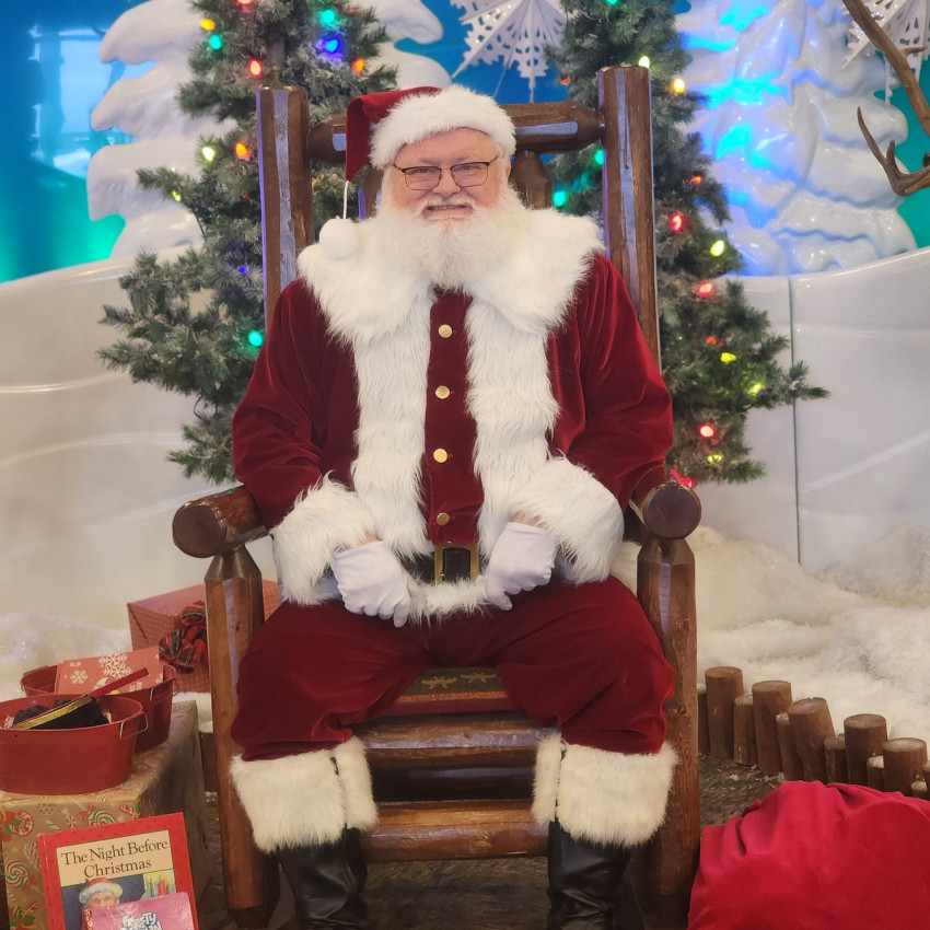 Gallery photo 2 of Santa Claus Donald