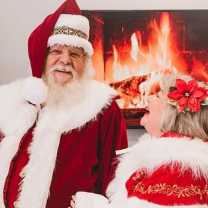 SGee Studio's Christmas Characters - Santa Claus in Bothwell, Ontario