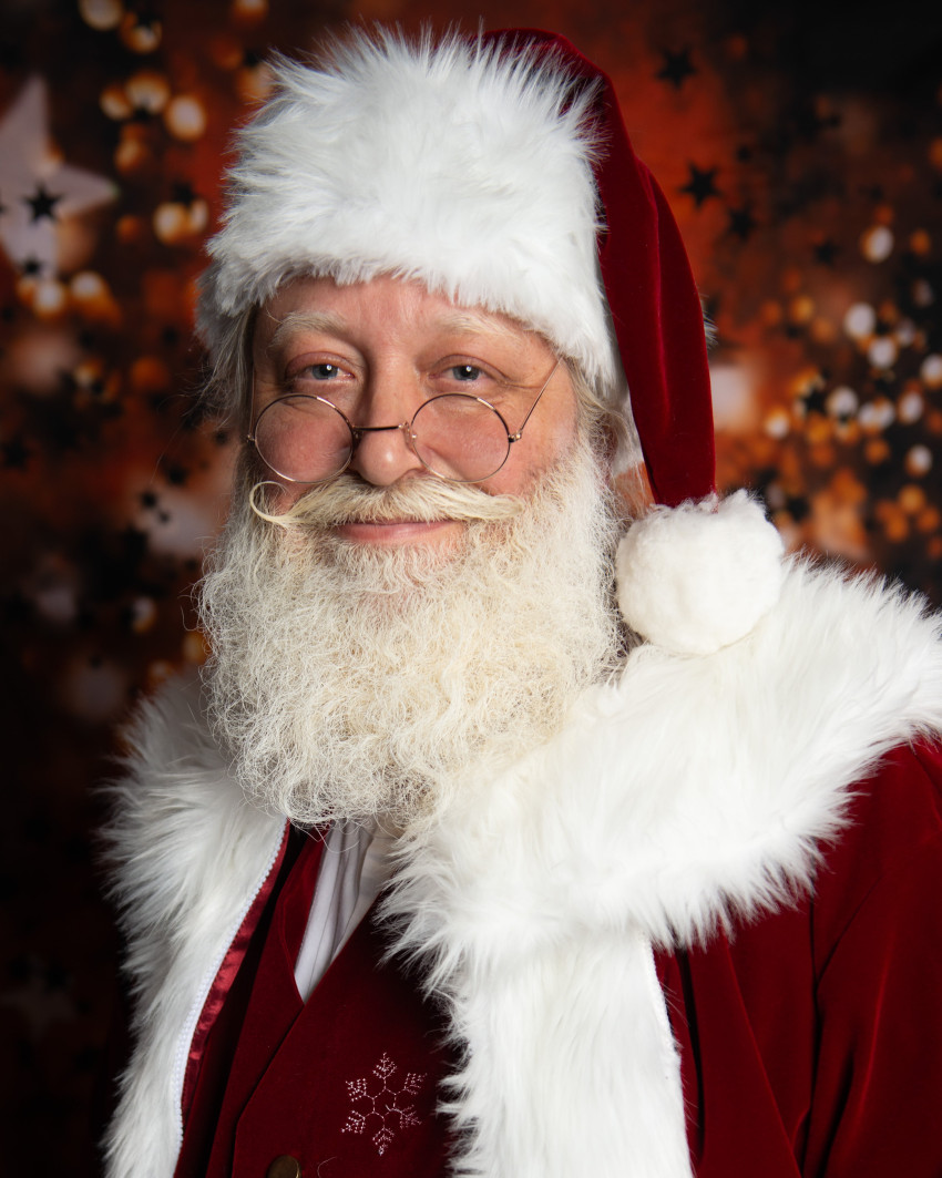 Gallery photo 1 of Santa Darrell