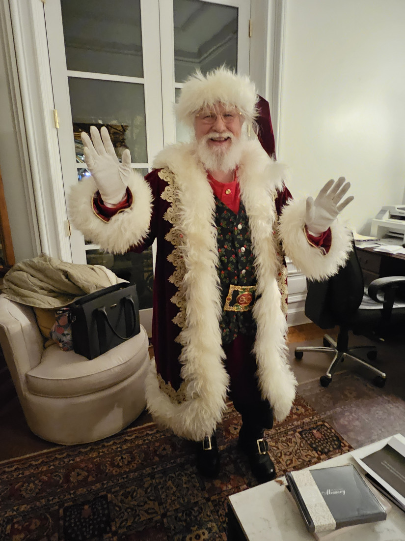 Gallery photo 1 of Santa Jeffrey