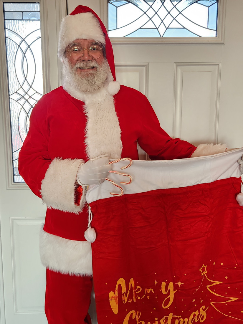 Gallery photo 1 of Santa Mike