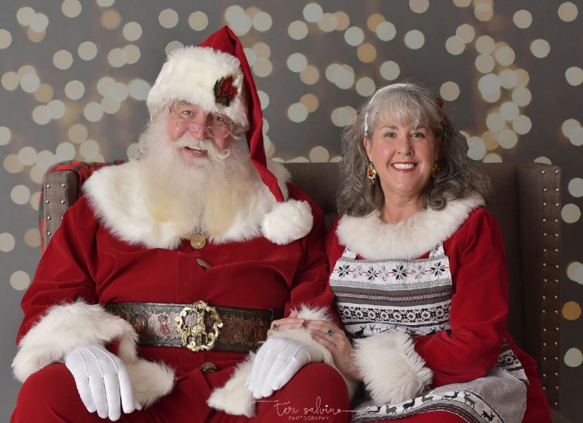 Gallery photo 1 of Santa John & Mrs. Claus