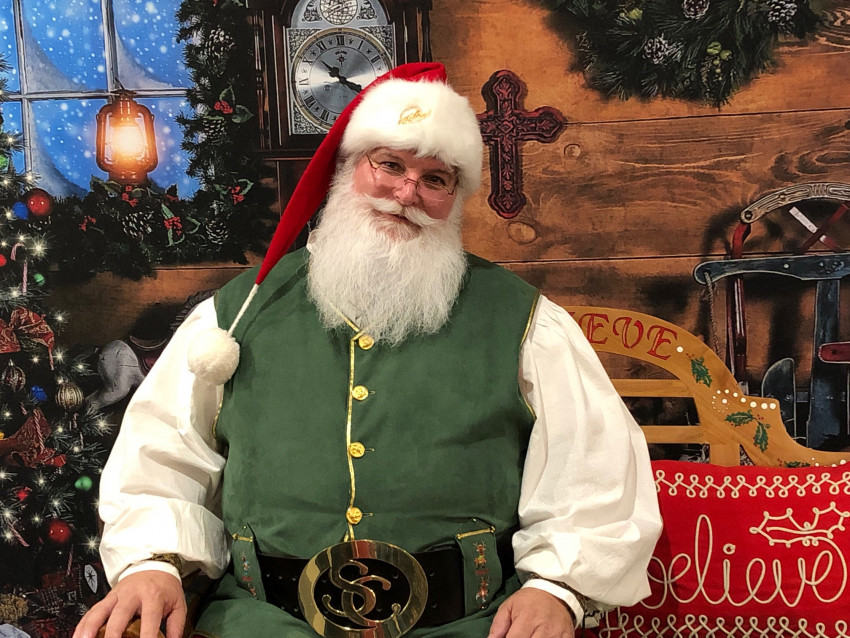 Hire Santa on the Ridge Santa Claus in Jonesboro, Arkansas