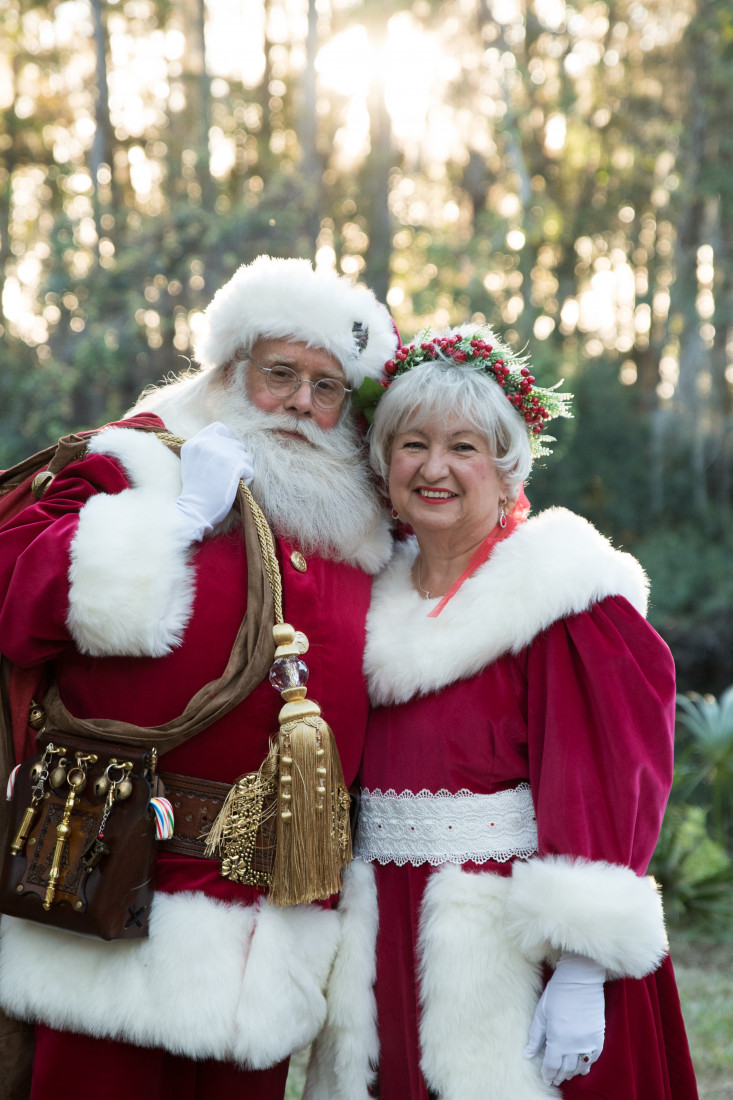 Gallery photo 1 of Santa Pete and Marie Claus