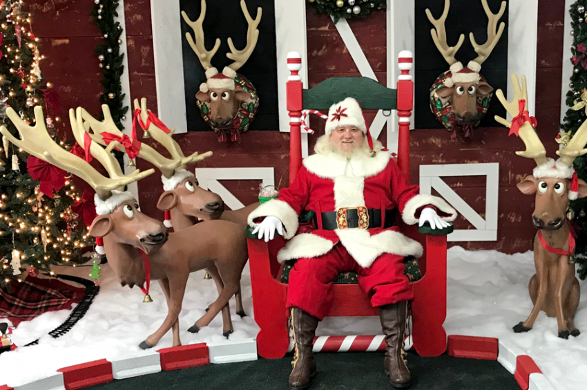 Hire Santa Roger Santa Claus in Fowlerville, Michigan