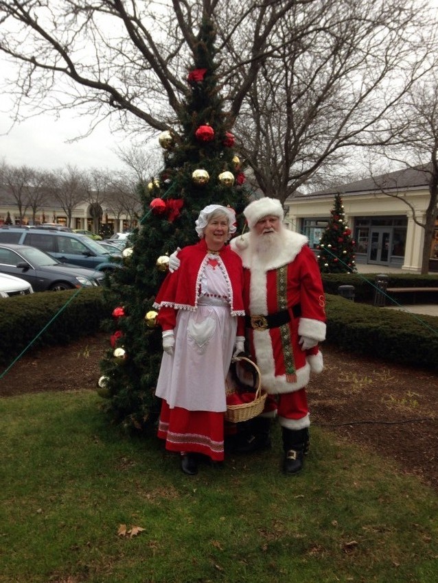 Hire Santa Santa Claus in Thomaston, Connecticut