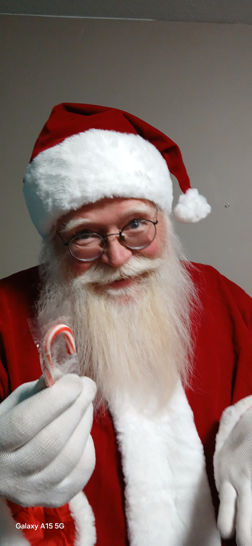 Gallery photo 1 of Santa Sean Black