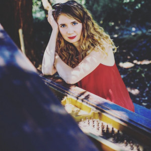 Sarah Gettys - Singing Pianist in Oakland, California