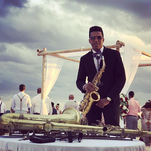 Hire Sax for weddings Saxophone Player in Louisville, Kentucky