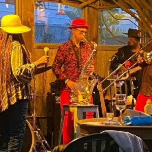 Saxkeys Neil - Saxophone Player / Soul Band in Hercules, California