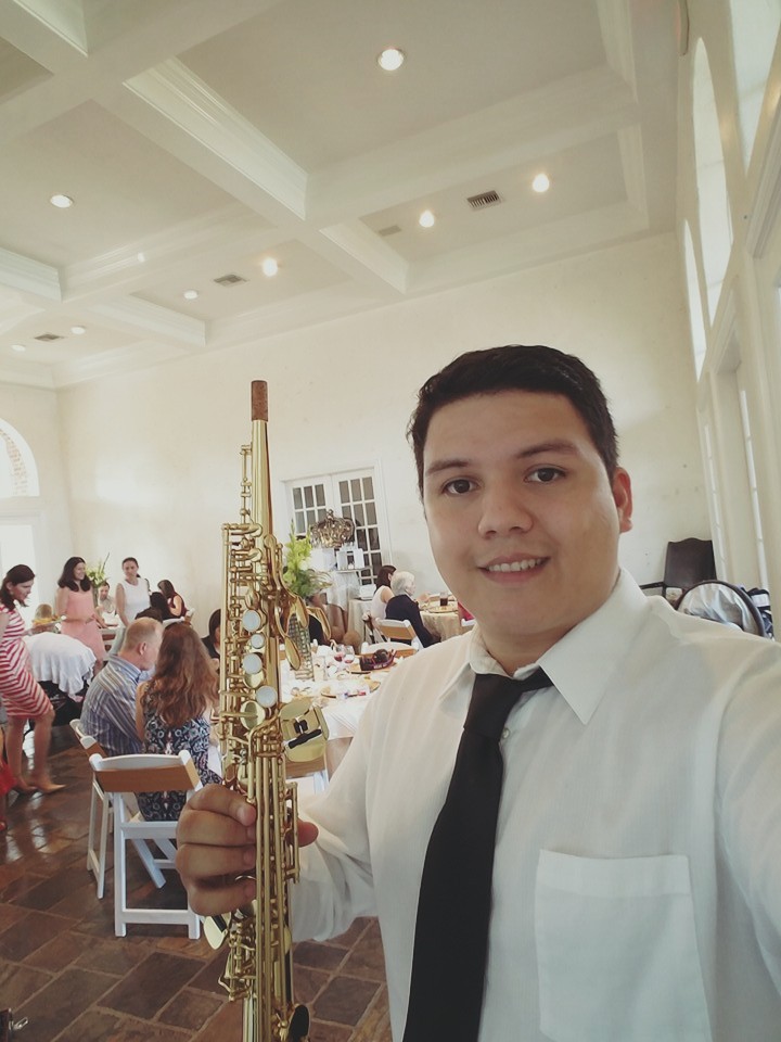 Hire Saxophone & flute Carlos Ruiz Saxophone Player in Houston, Texas